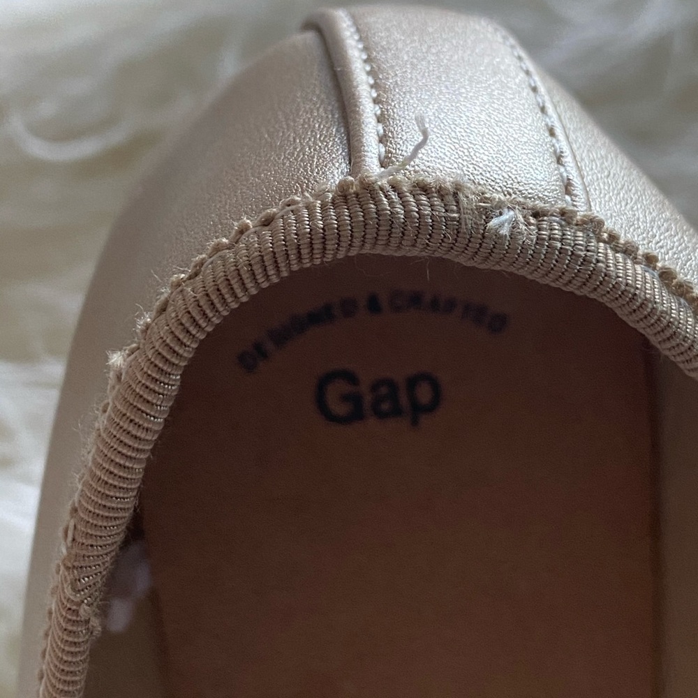 GAP shoes gold metallic champagne ballet flats - Picture 2 of 4